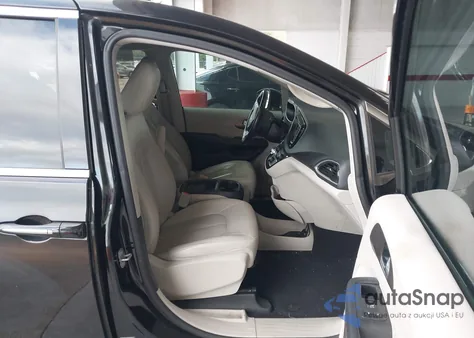 2017 Chrysler Pacifica Touring-L from USA, damaged, VIN 2C4RC1BG1HR748210